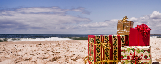 Location Customizable Magnet - Christmas Backgrounds PRESENTS ON THE BEACH